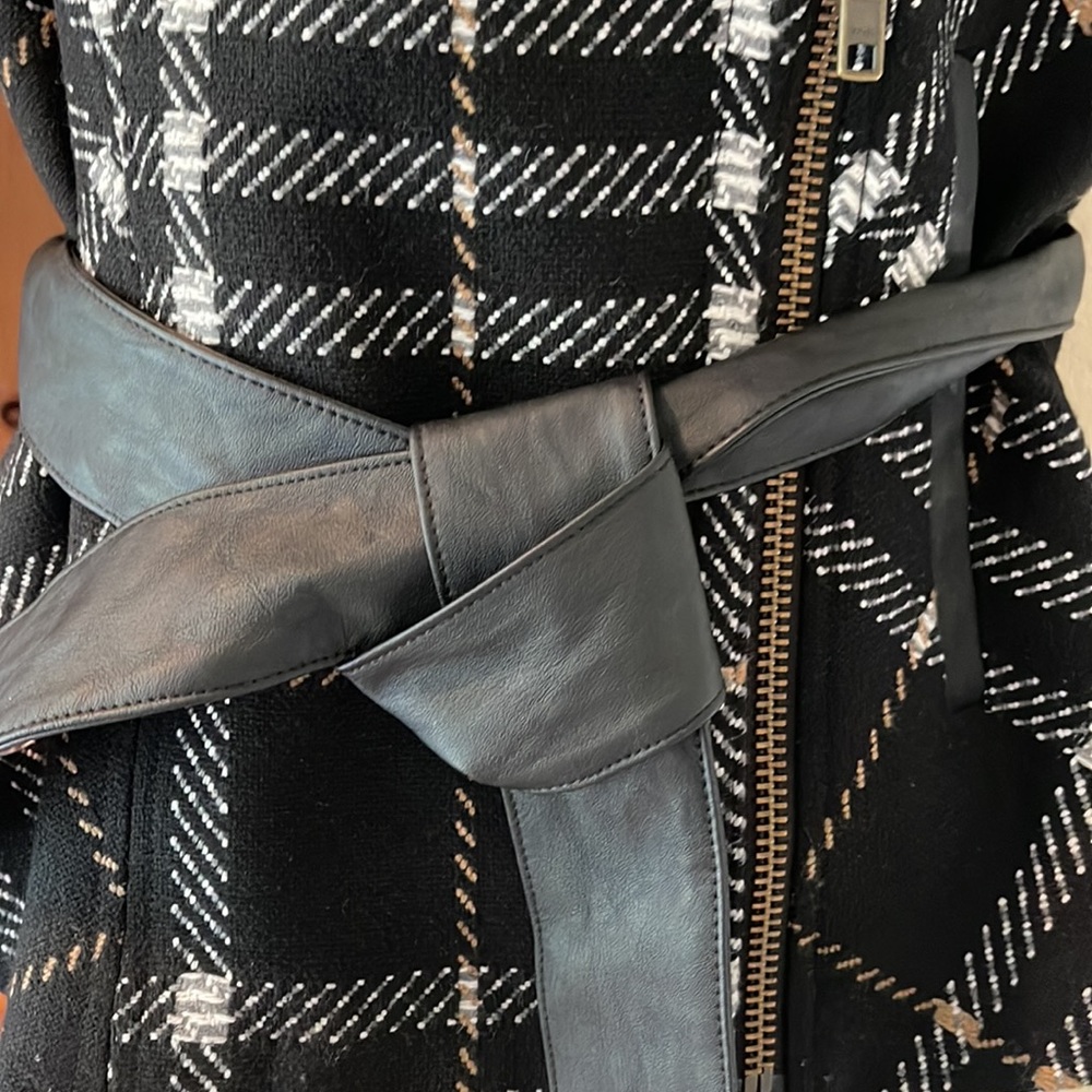 Cabi Plaid Vest - Picture 2 of 6